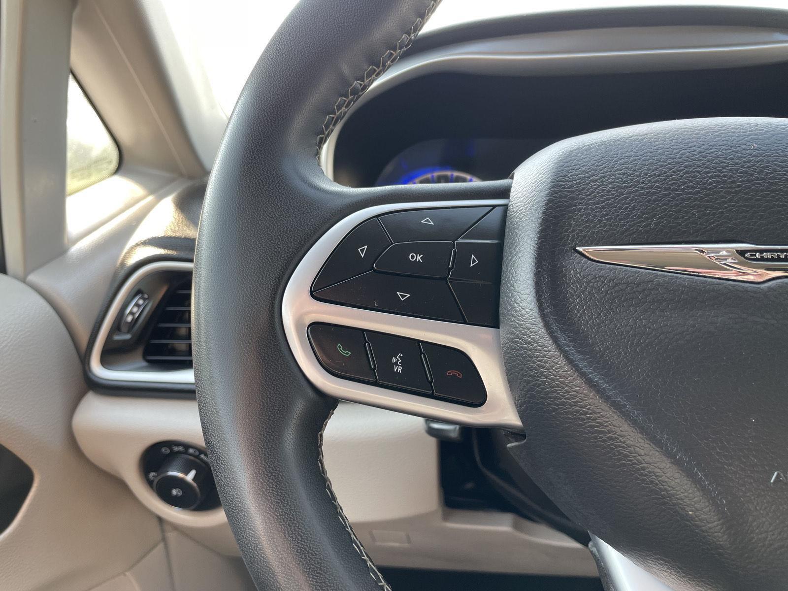 Vehicle photo 13