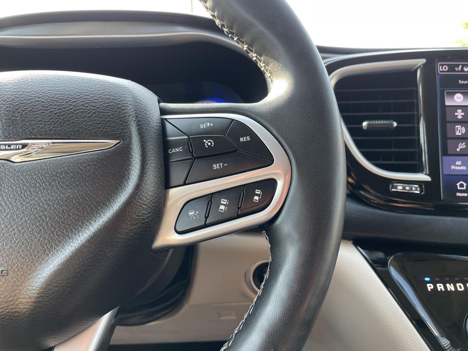 Vehicle photo 14