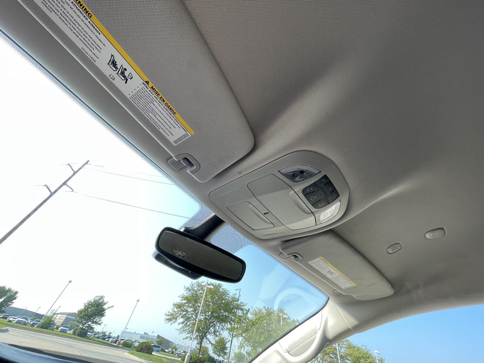 Vehicle photo 22