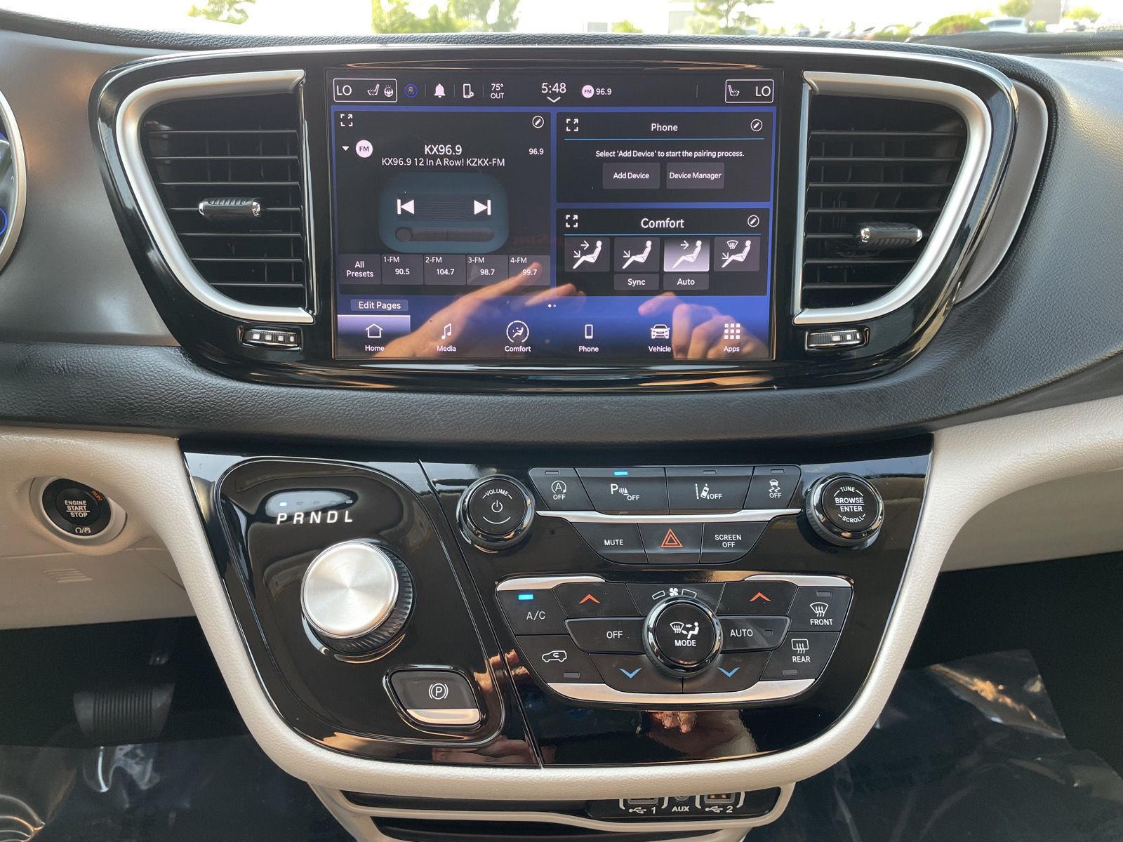Vehicle photo 23