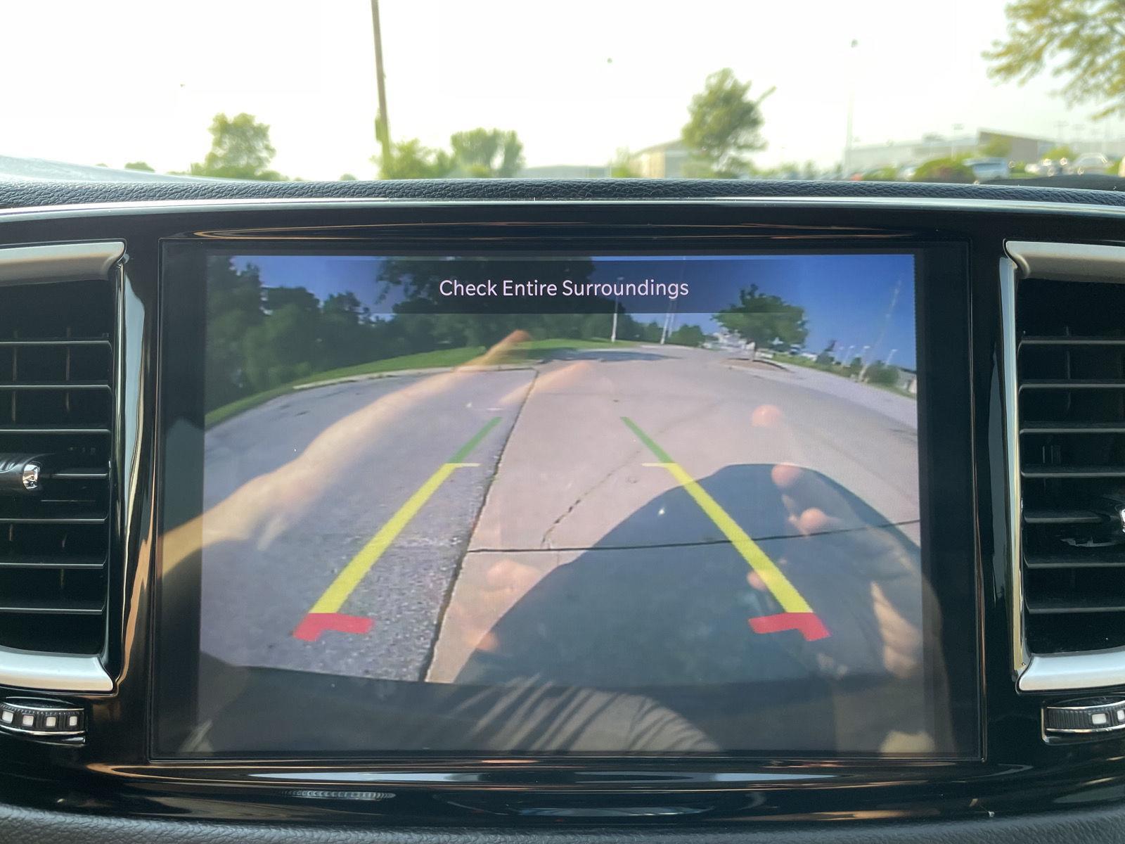 Vehicle photo 24