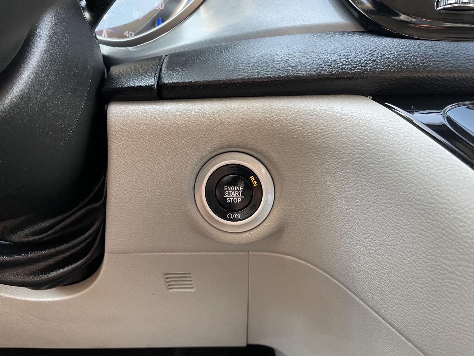 Vehicle photo 25