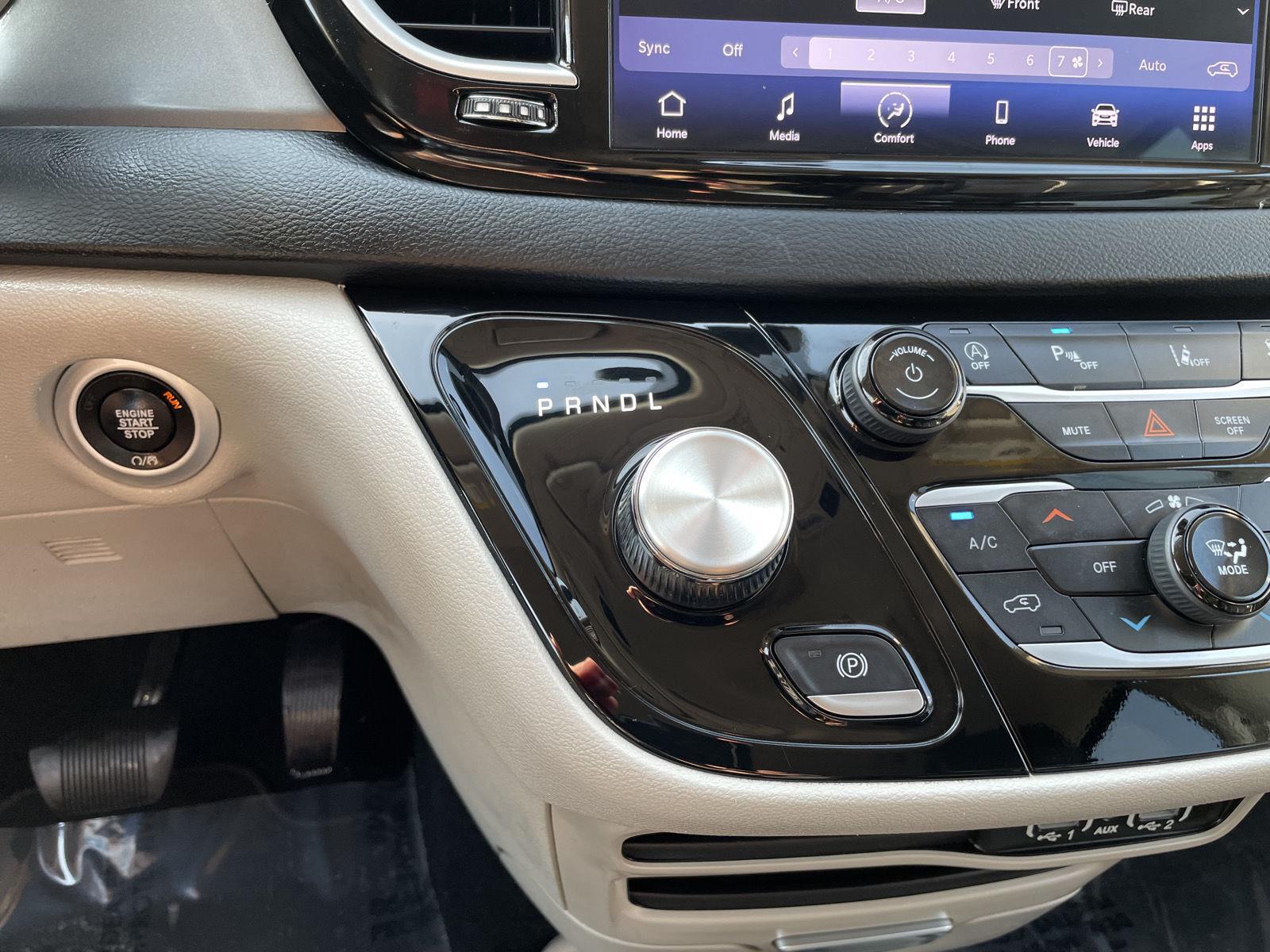 Vehicle photo 30