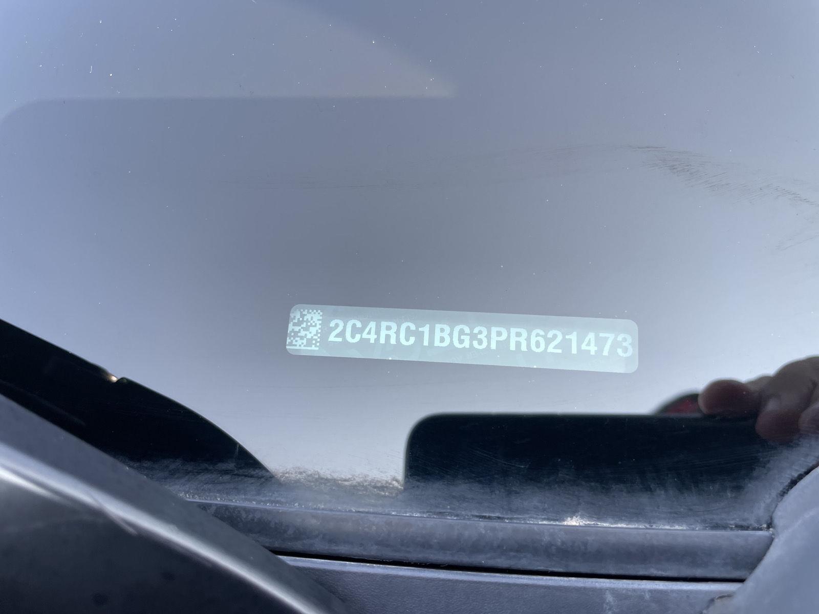 Vehicle photo 33