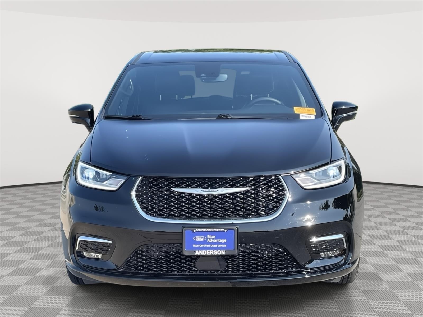 Vehicle photo 4