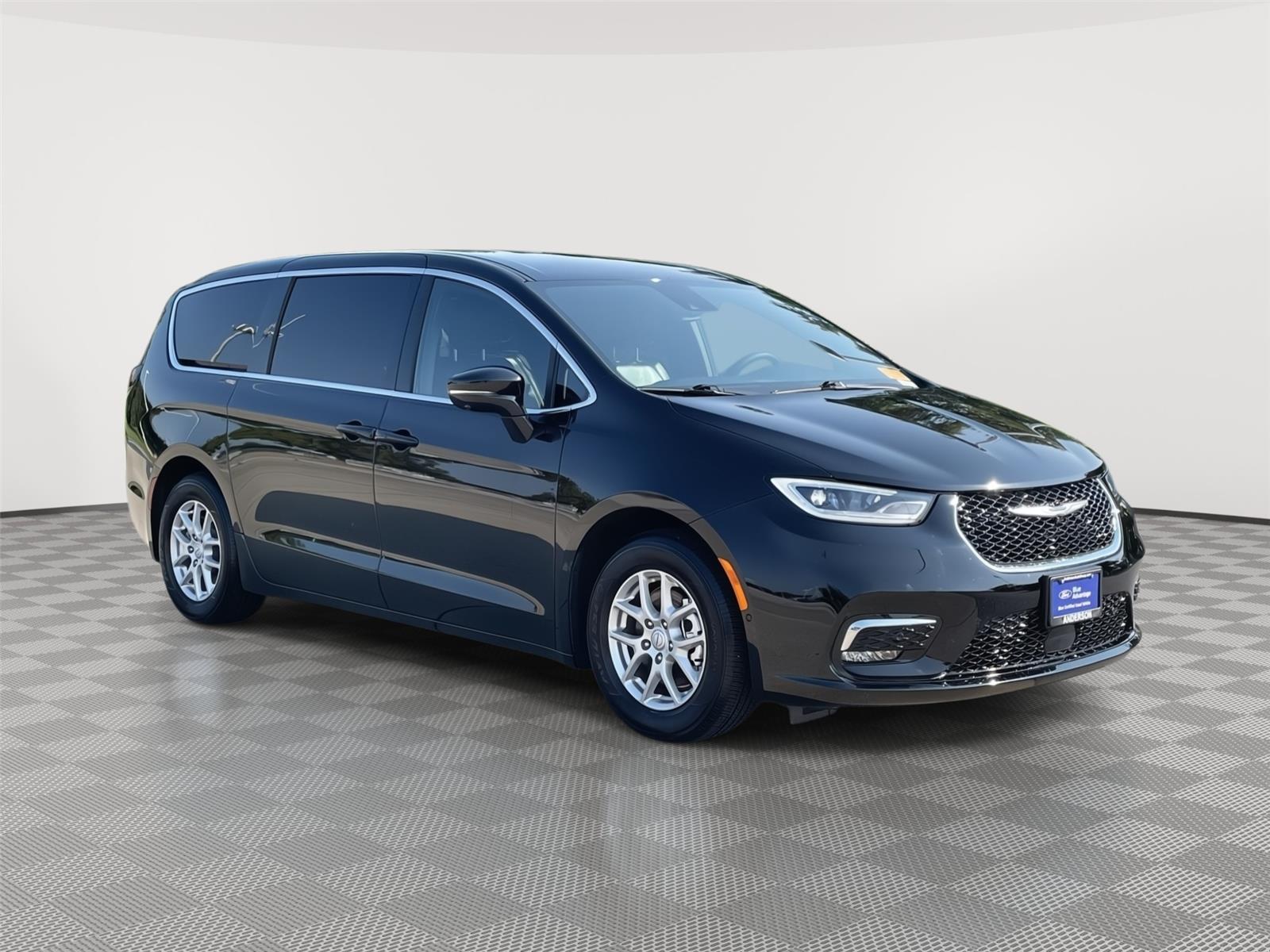 Vehicle photo 5