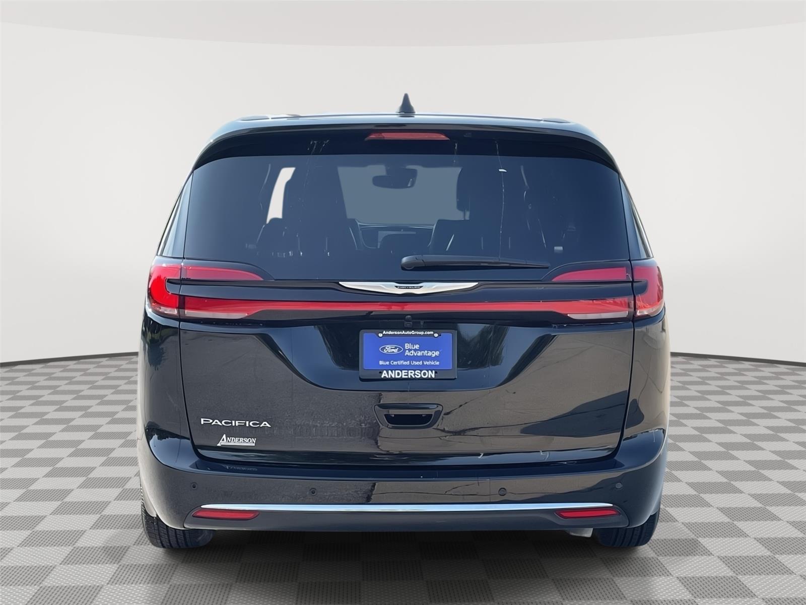 Vehicle photo 8