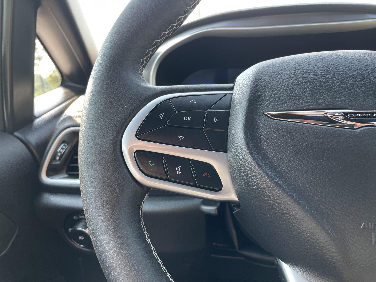Vehicle photo 13