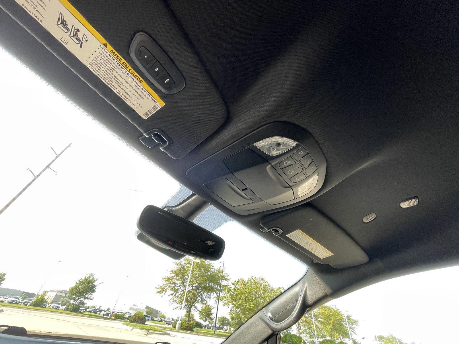 Vehicle photo 22