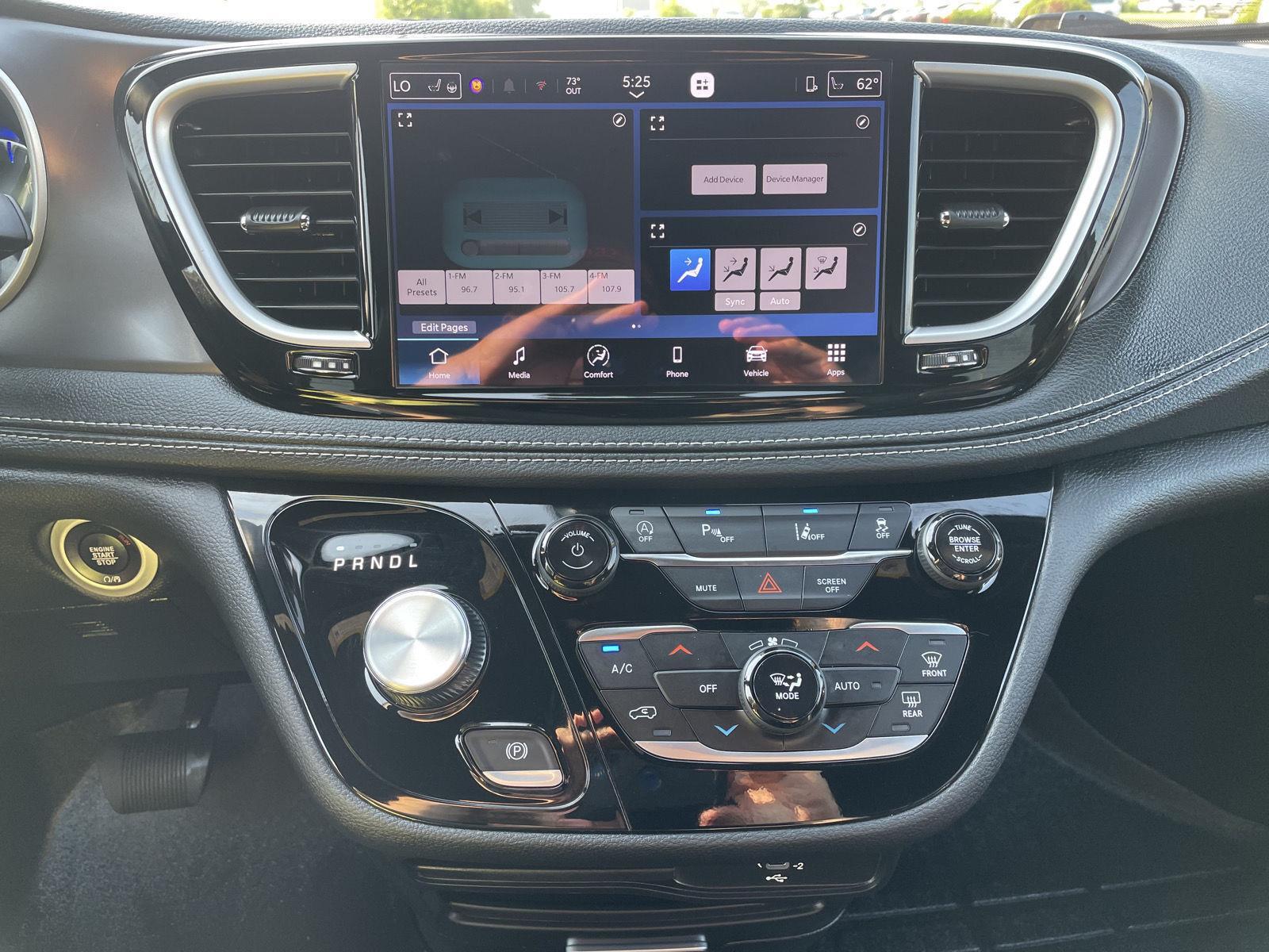 Vehicle photo 23