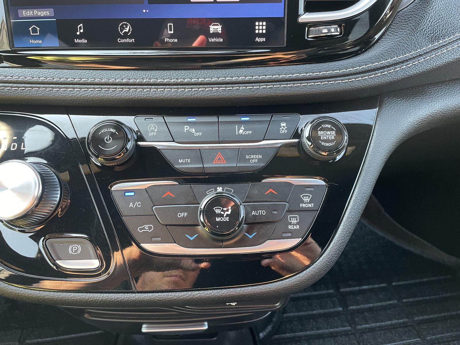 Vehicle photo 27