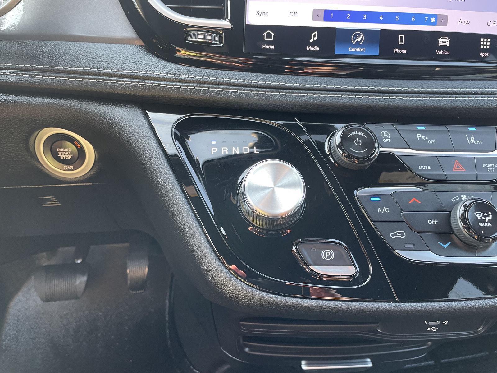 Vehicle photo 31