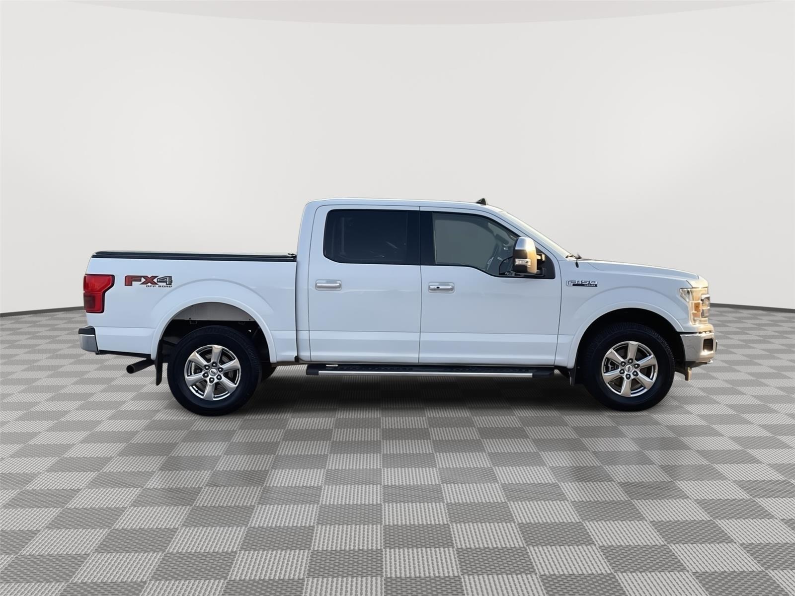 Vehicle photo 6