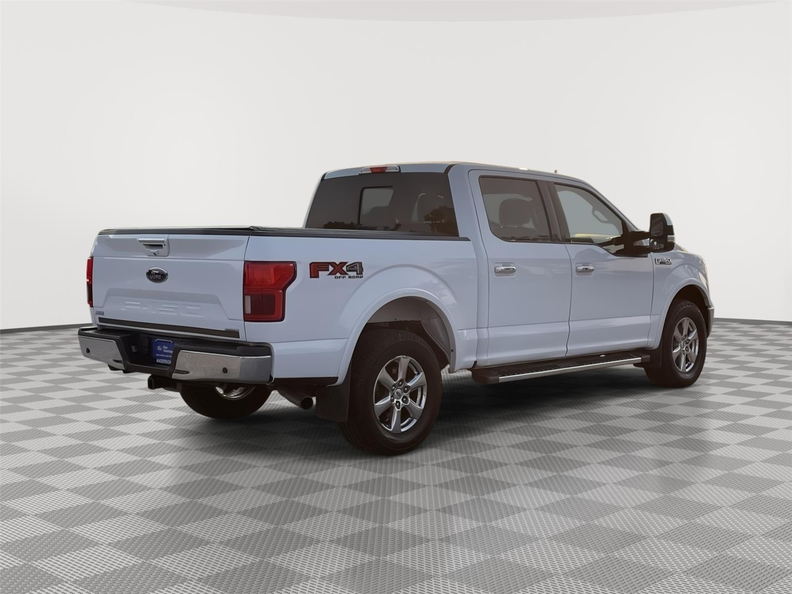 Vehicle photo 7