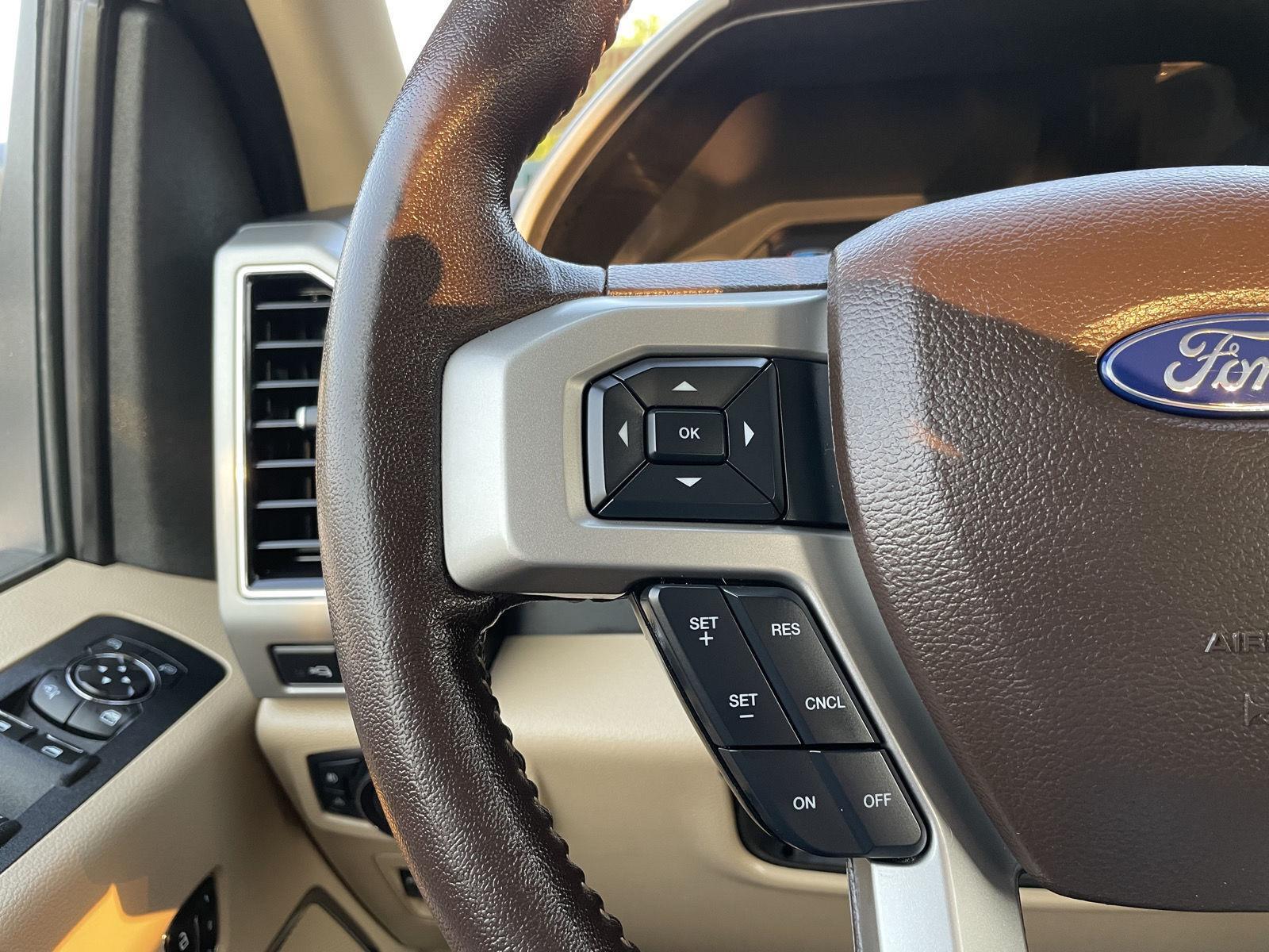 Vehicle photo 13