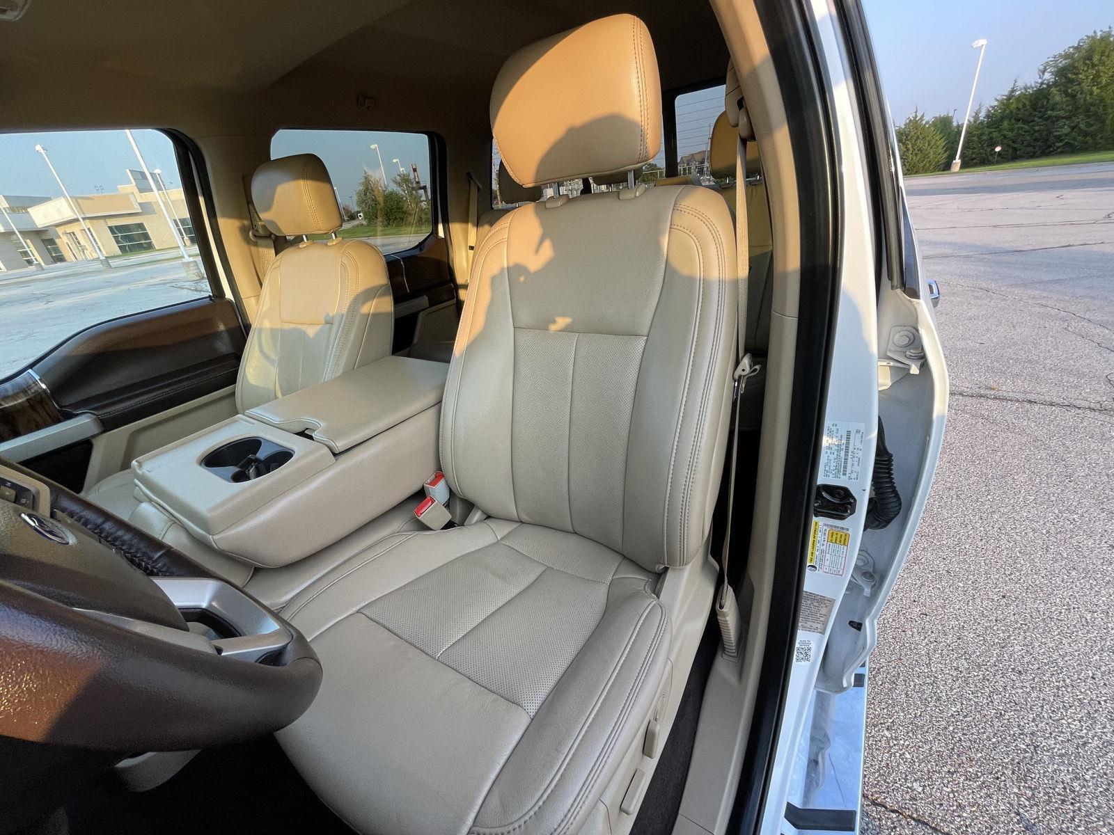 Vehicle photo 18