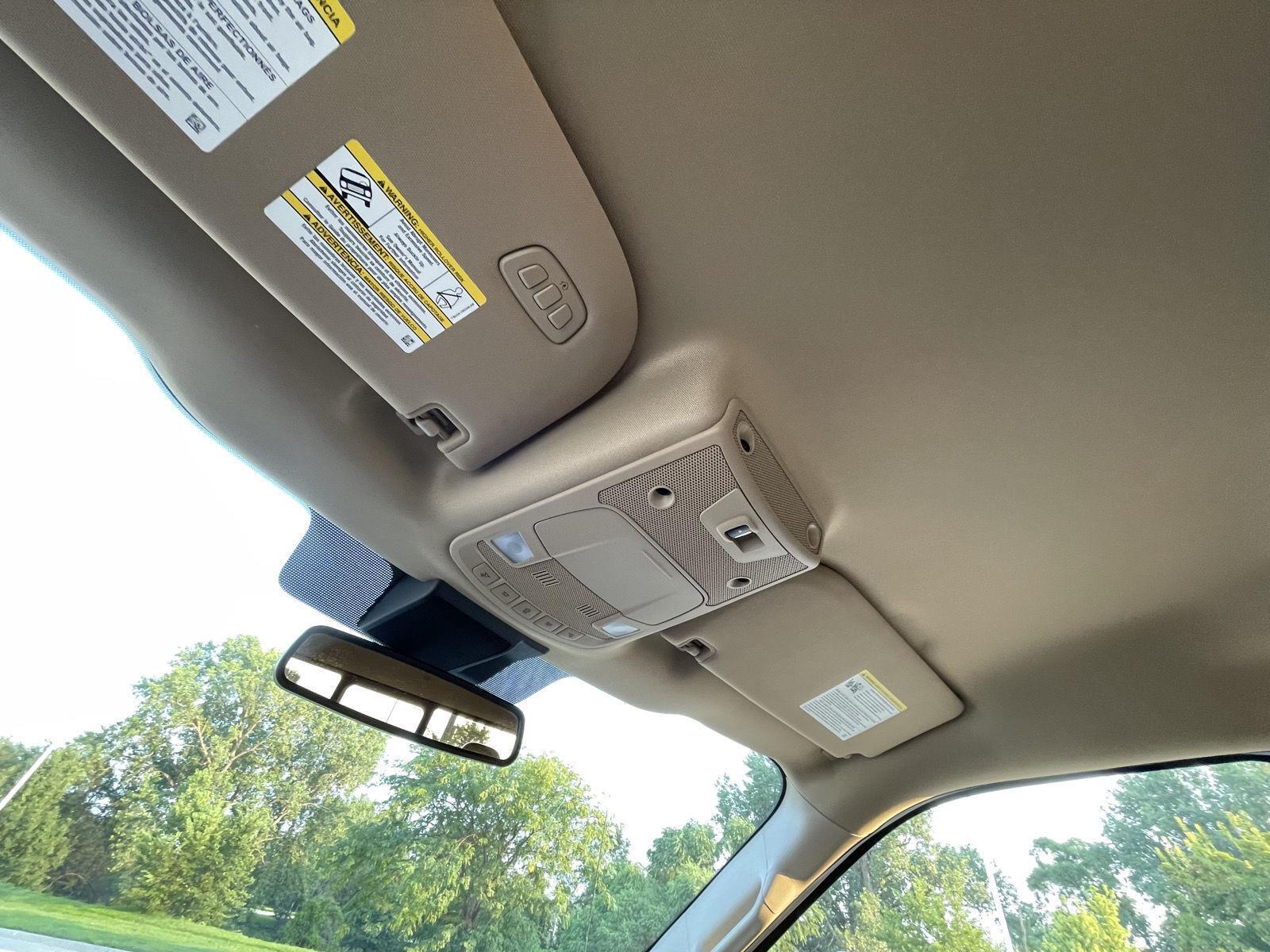 Vehicle photo 21