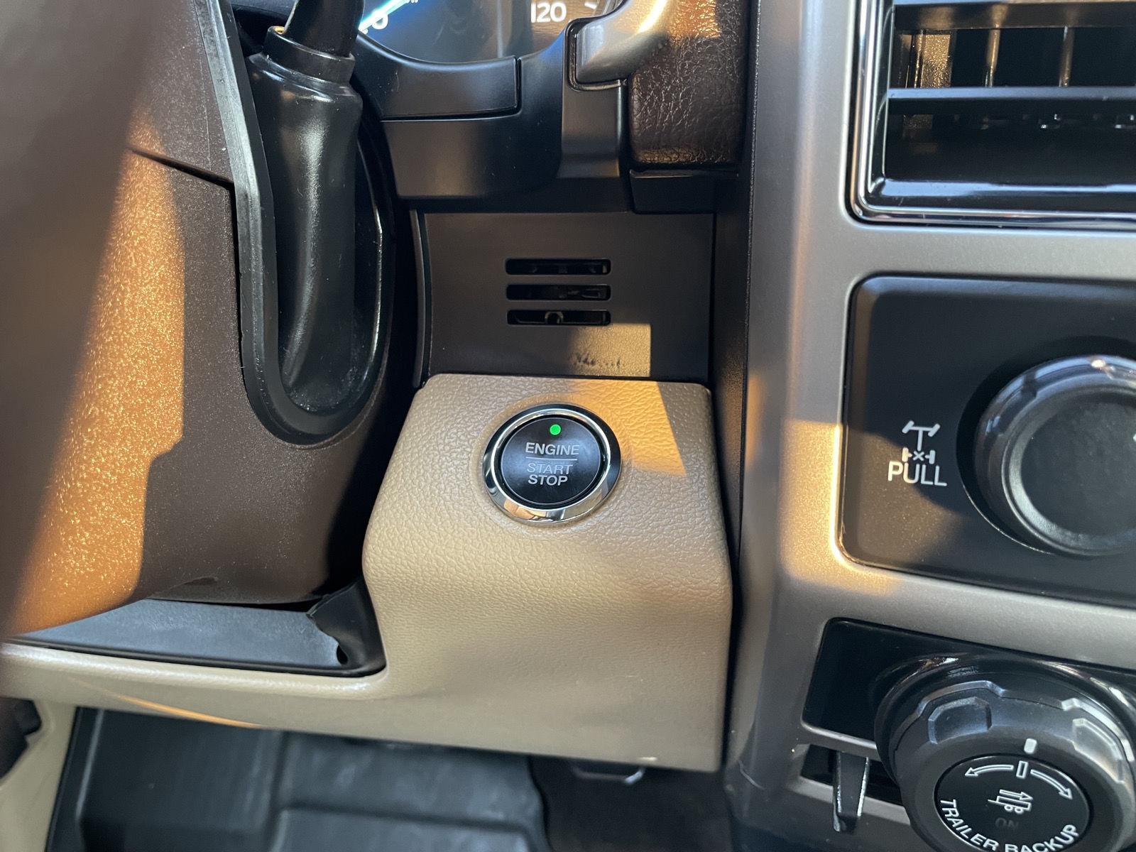 Vehicle photo 24