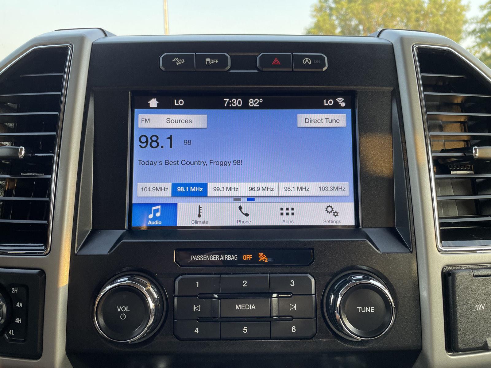Vehicle photo 25