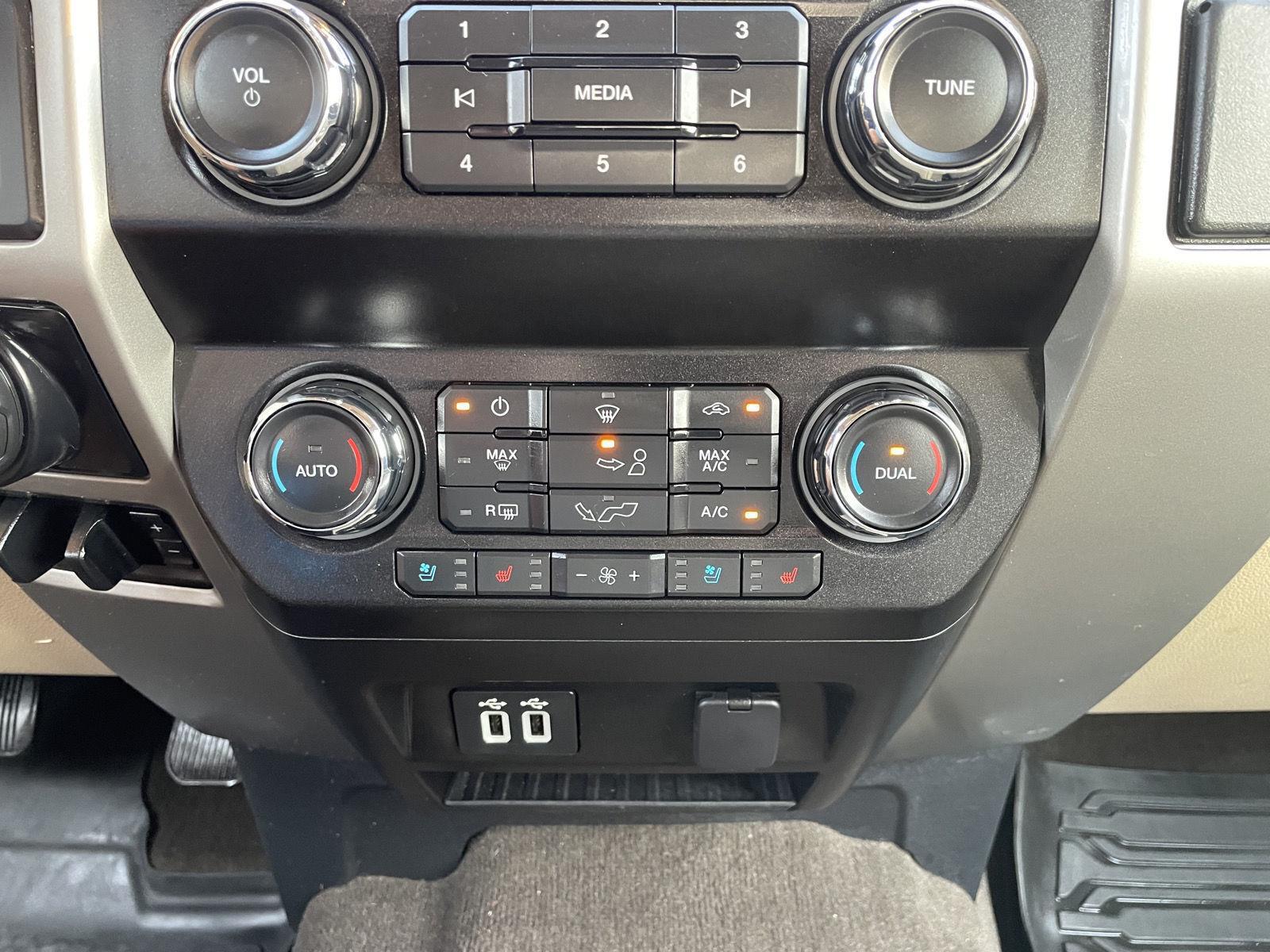Vehicle photo 26