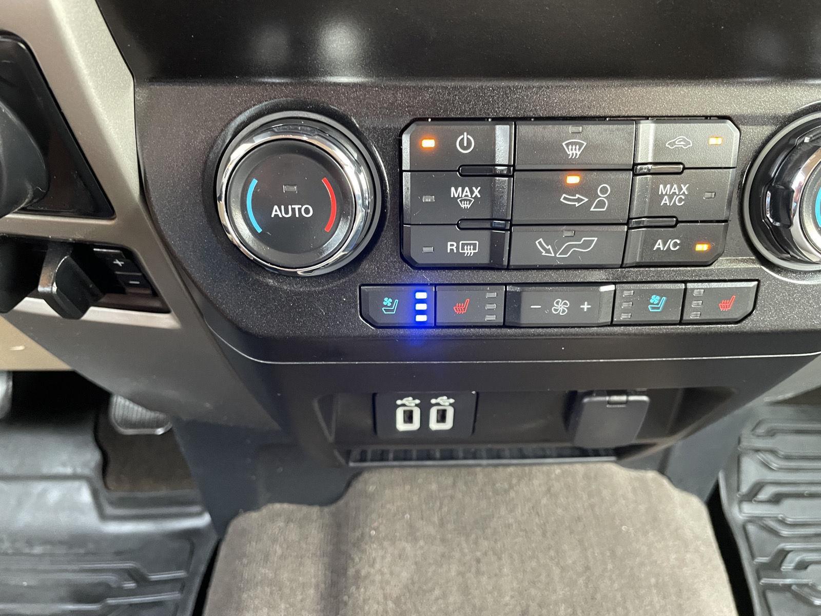 Vehicle photo 27