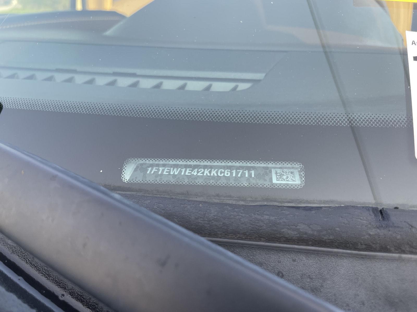 Vehicle photo 37