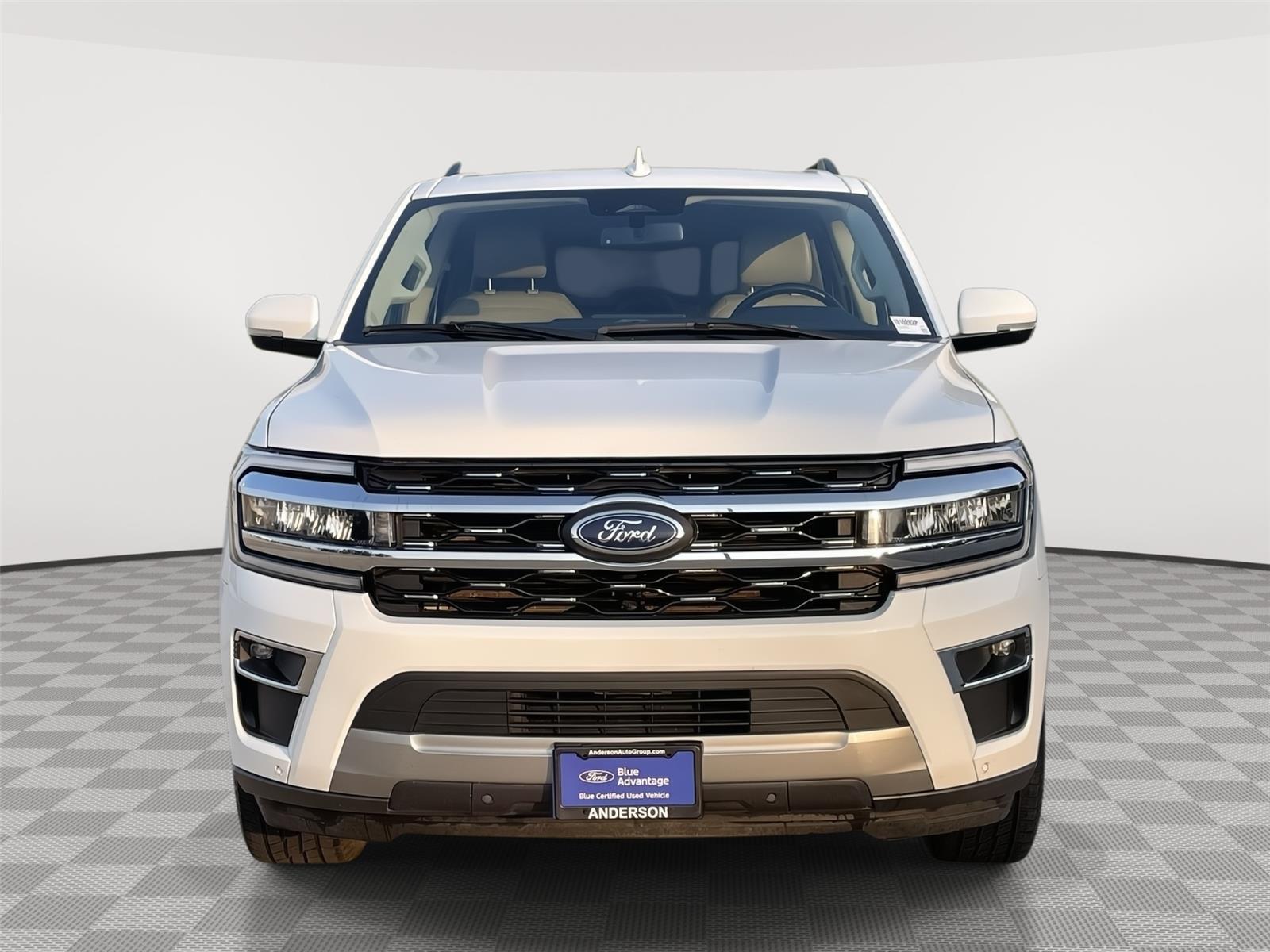 Vehicle photo 4