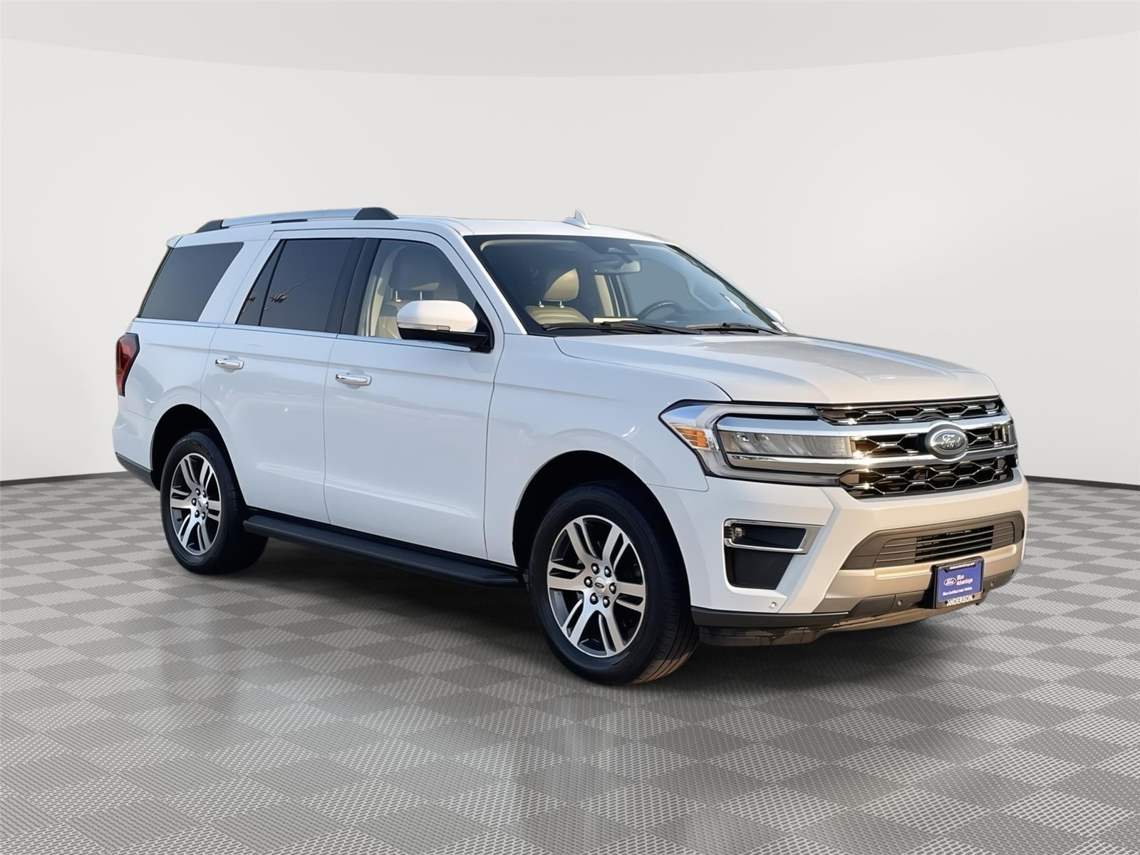 Vehicle photo 5