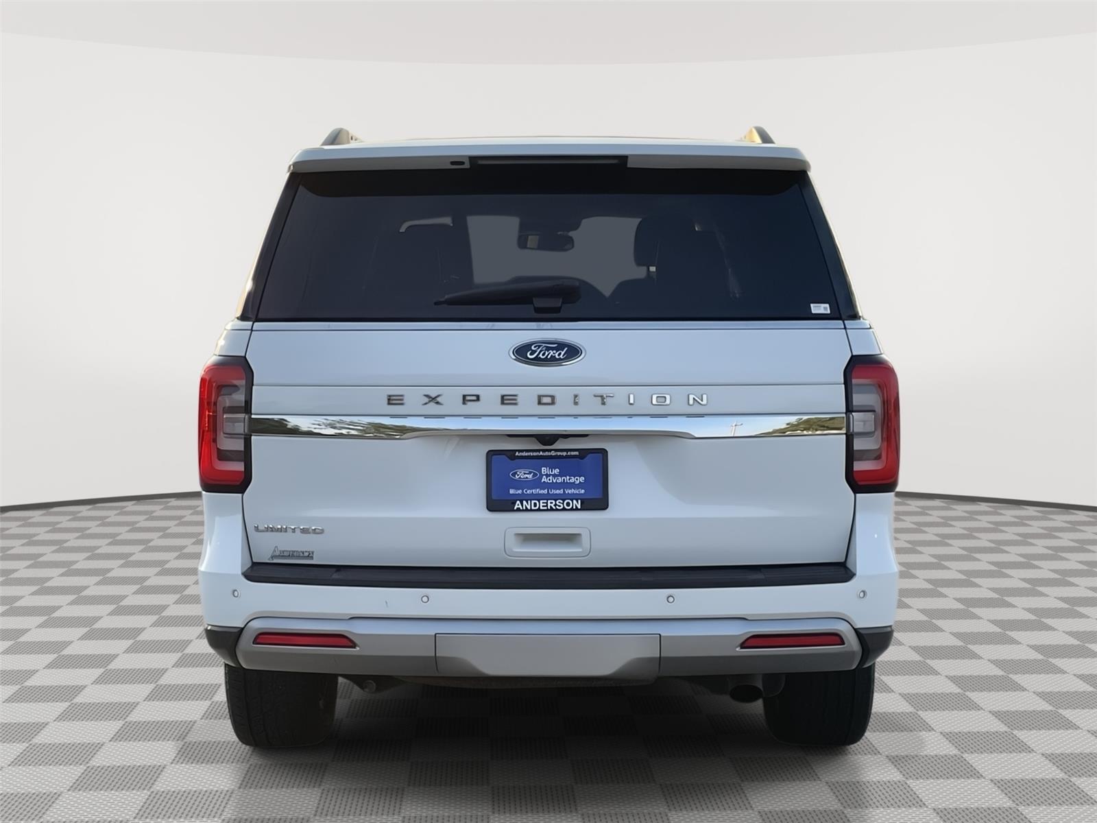 Vehicle photo 8