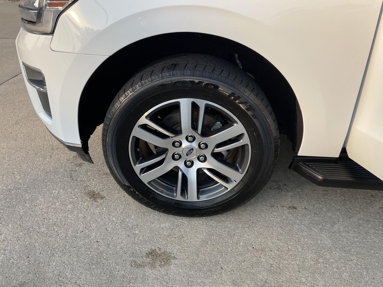 Vehicle photo 10