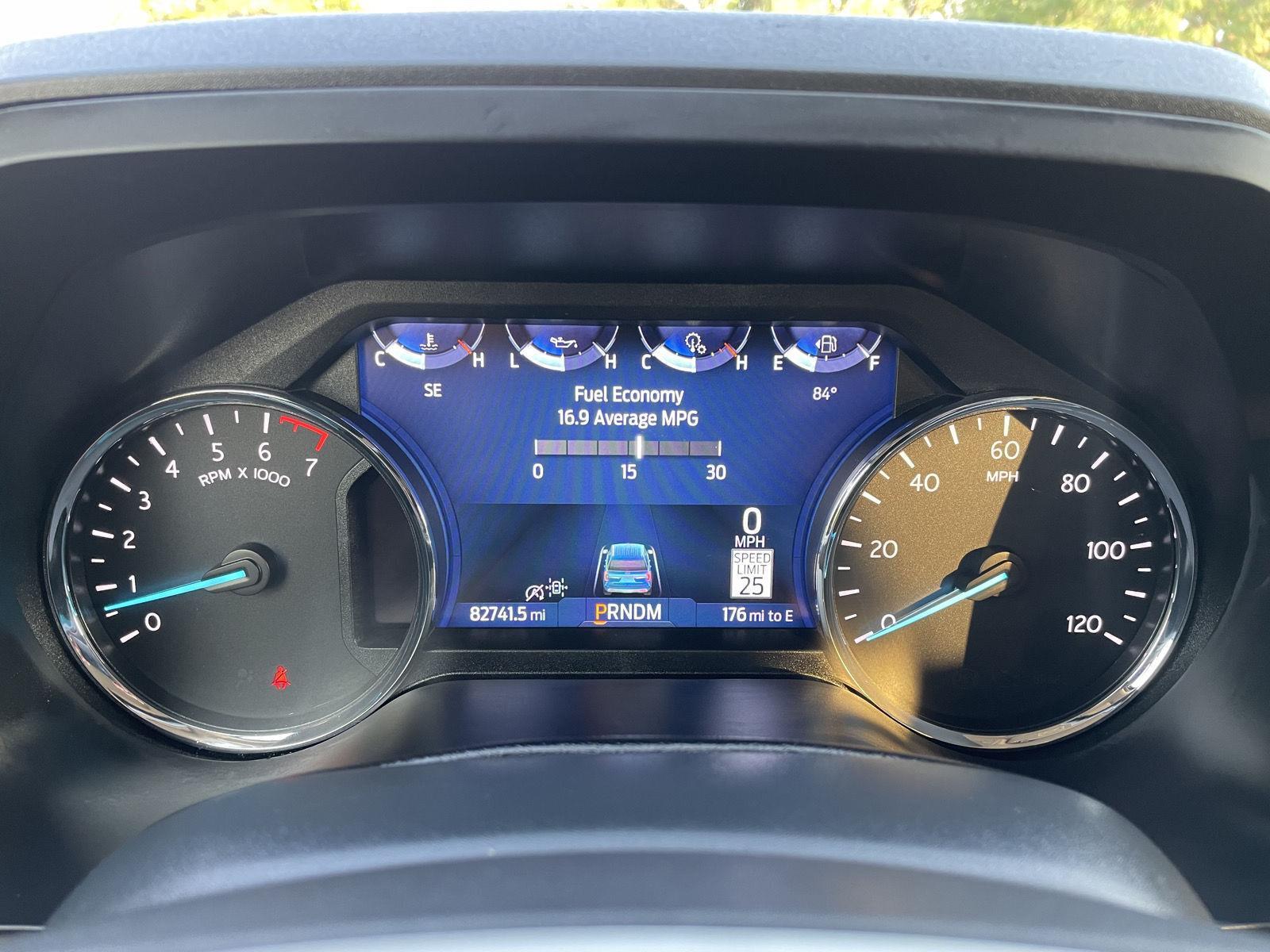 Vehicle photo 14