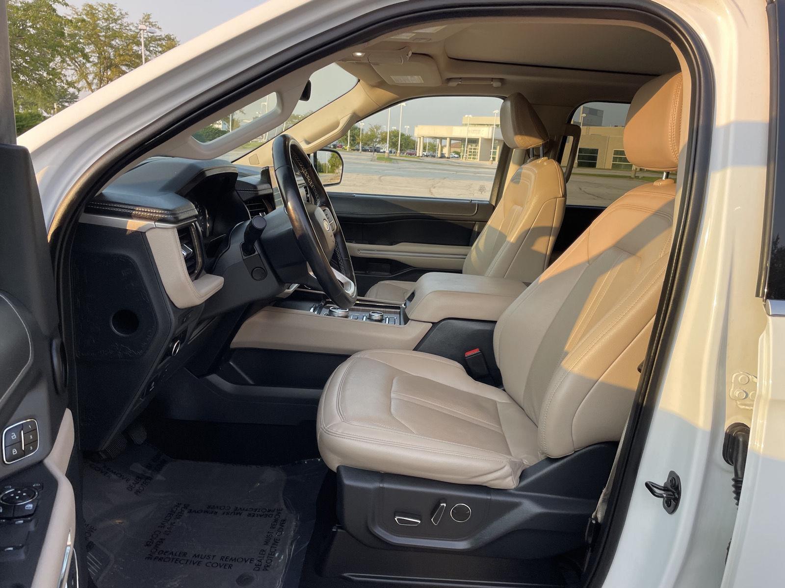Vehicle photo 16