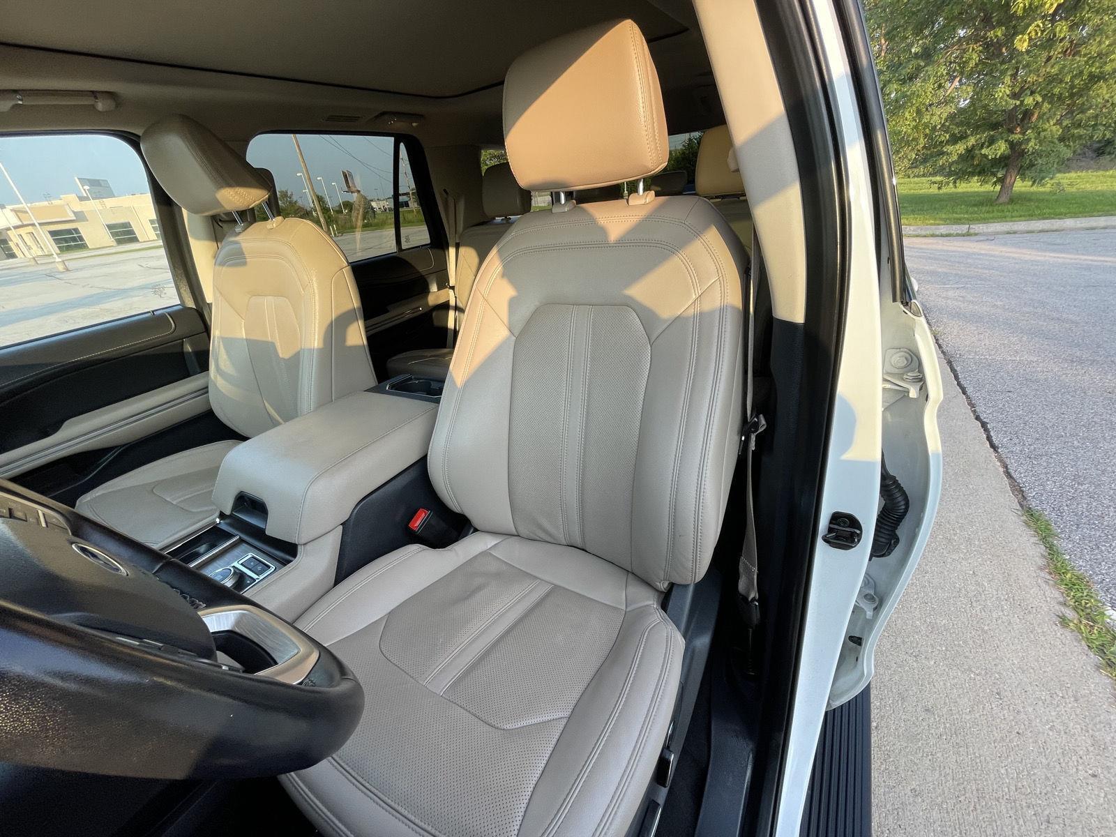 Vehicle photo 17