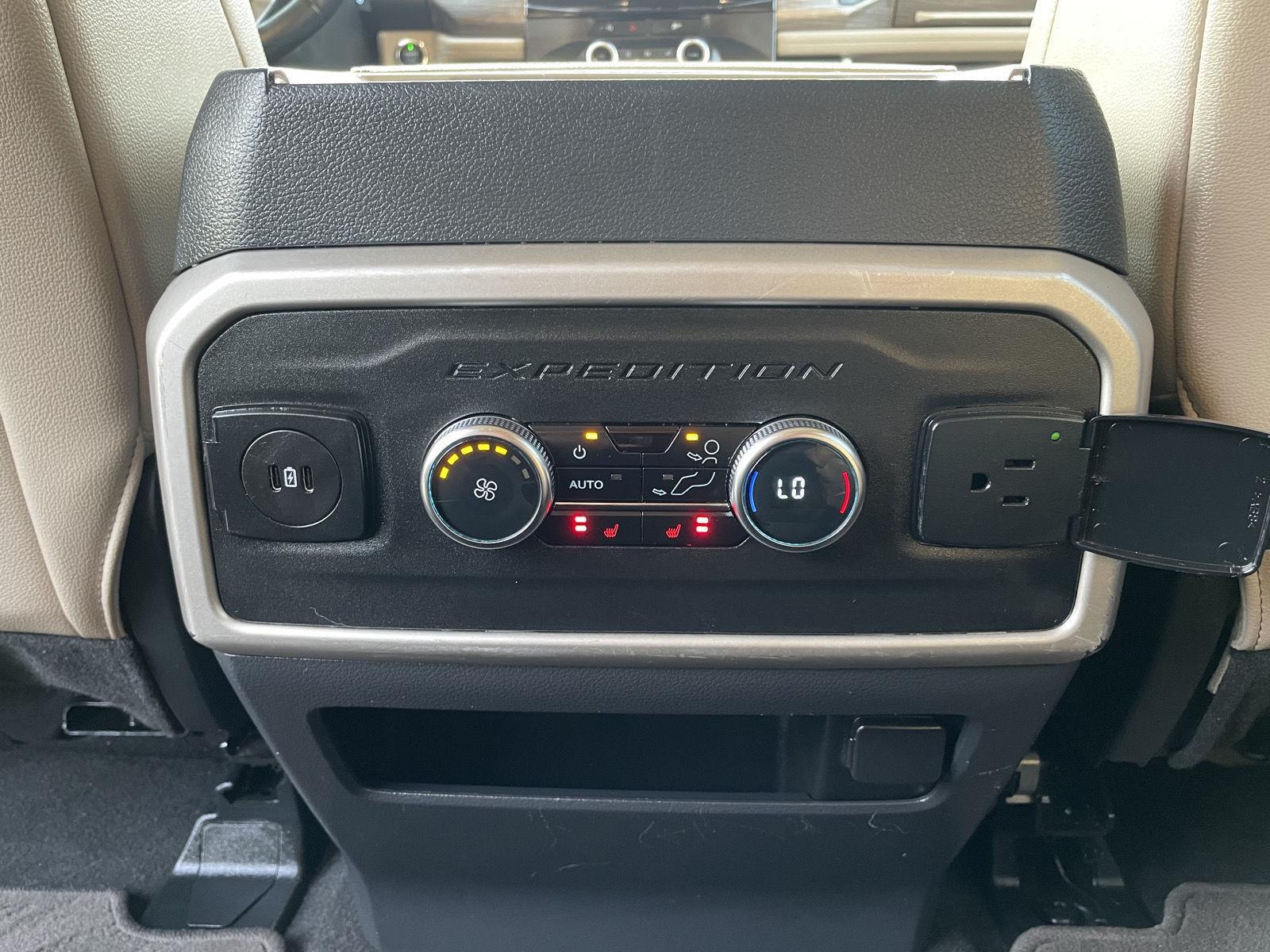Vehicle photo 20