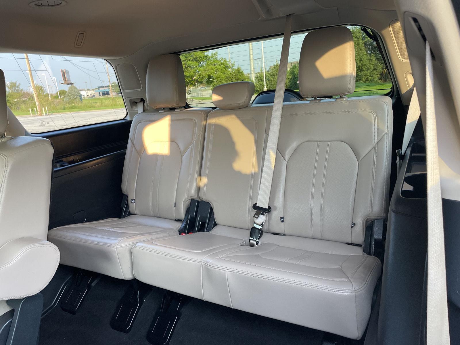 Vehicle photo 21