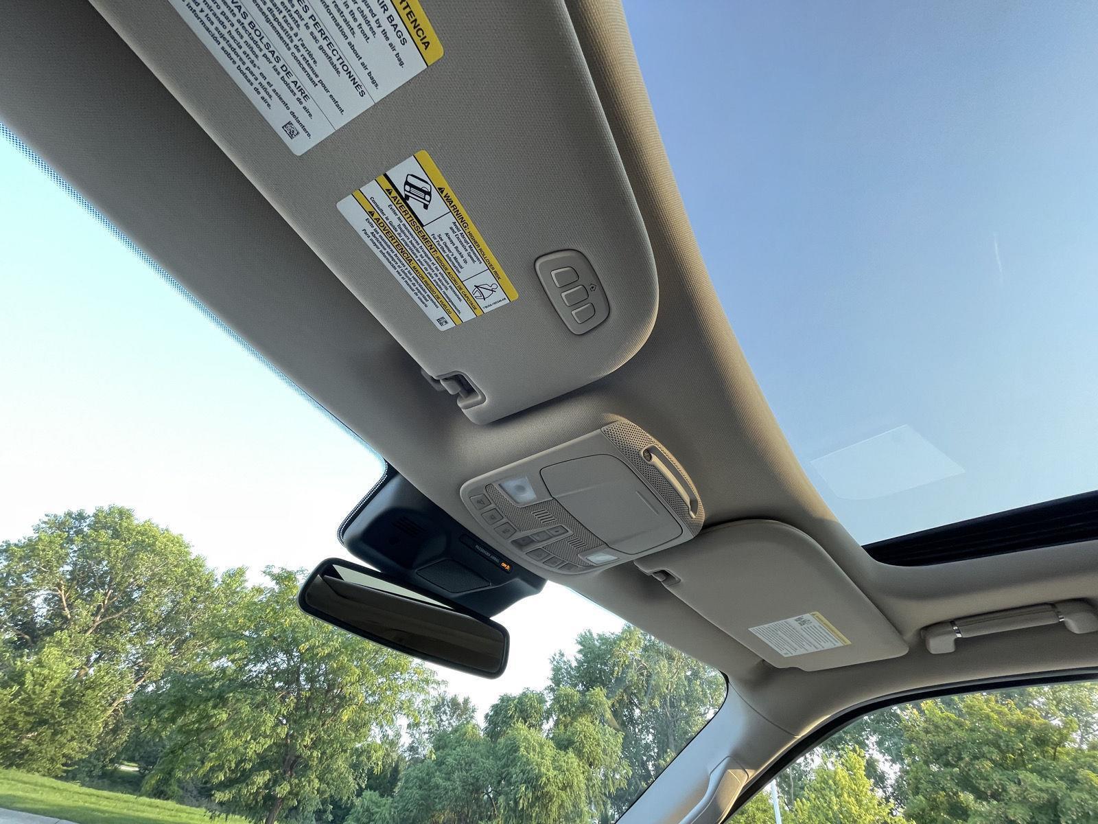 Vehicle photo 22