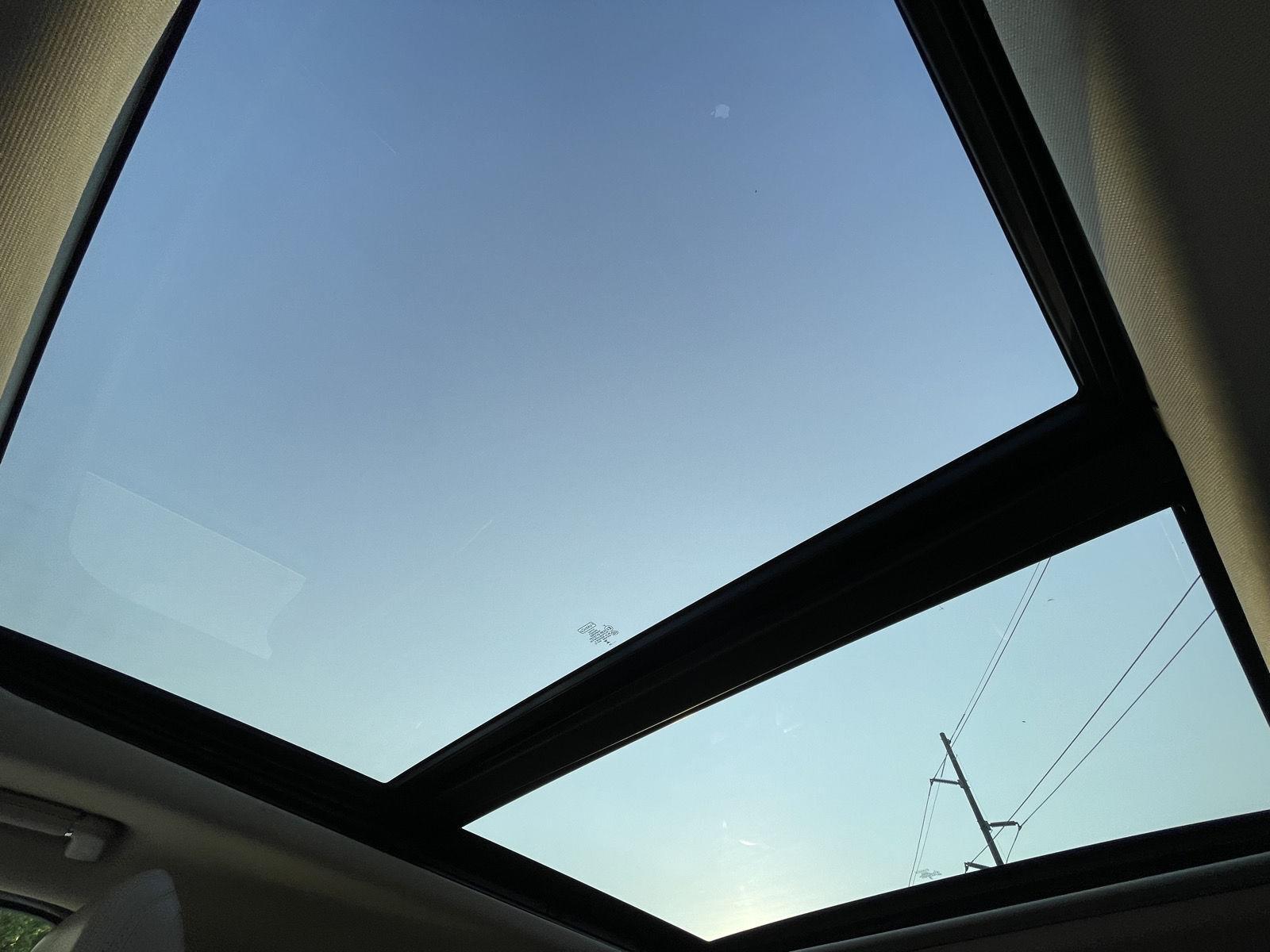 Vehicle photo 23
