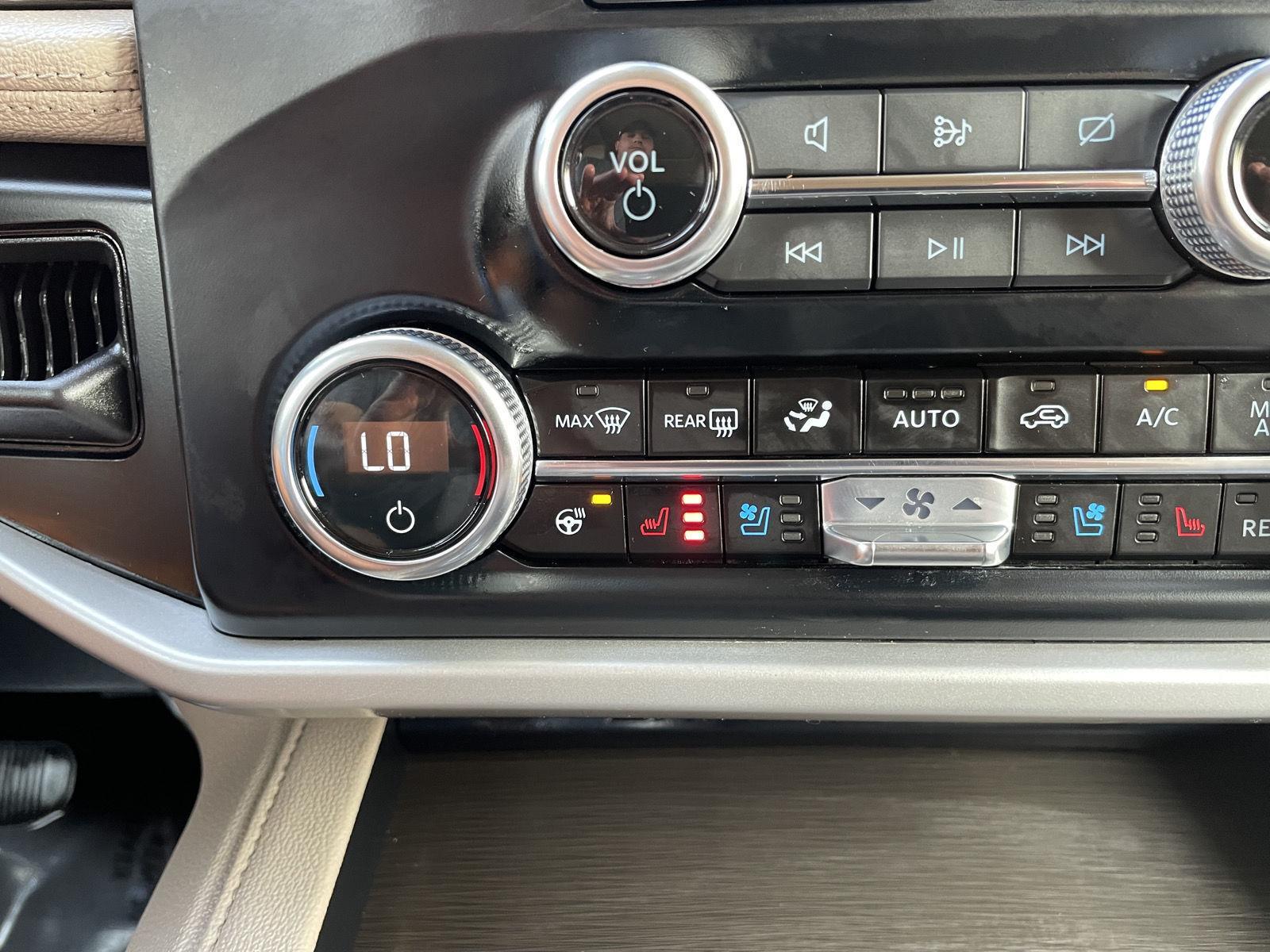 Vehicle photo 29