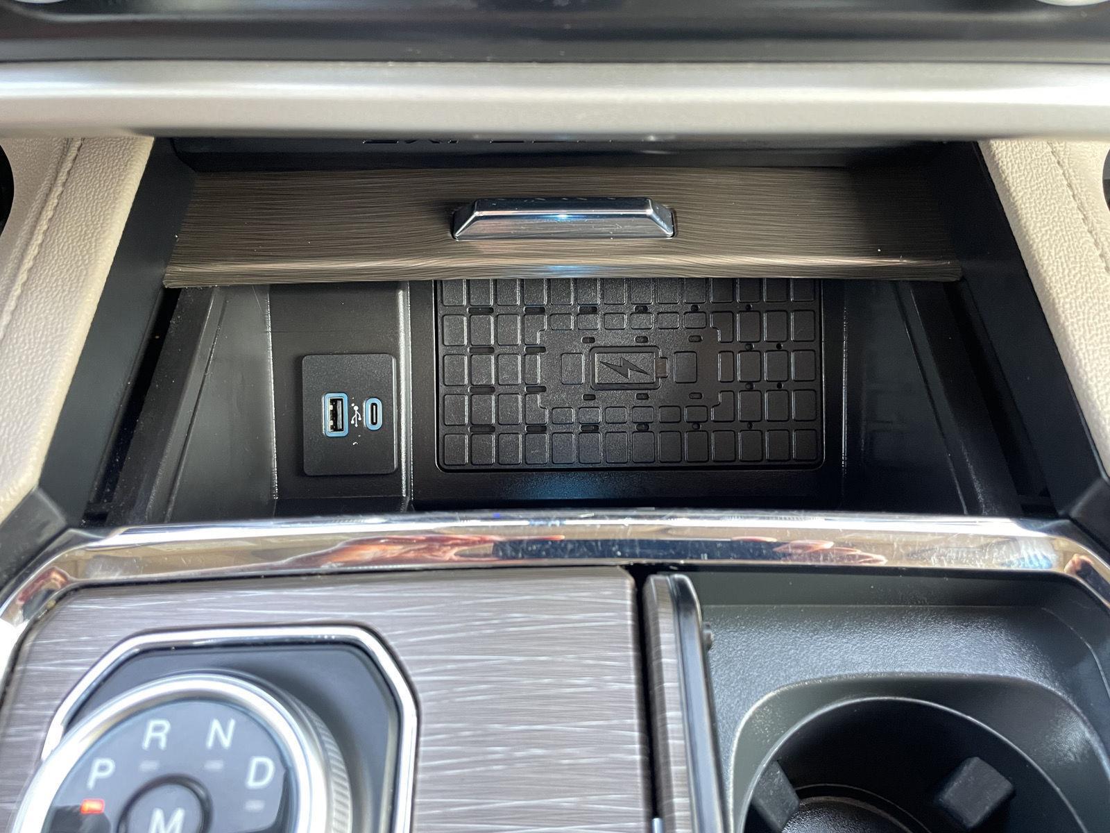 Vehicle photo 31