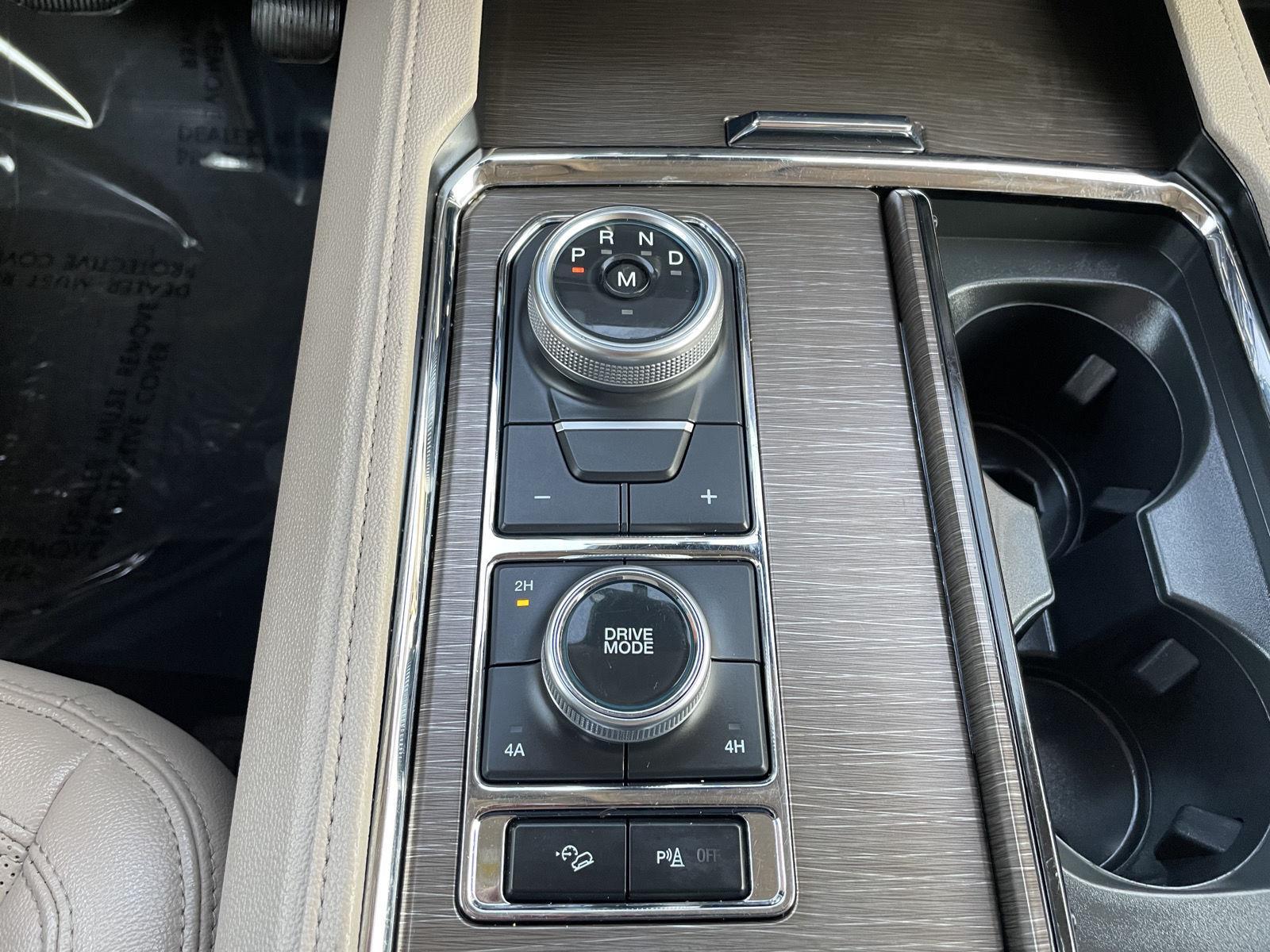Vehicle photo 33
