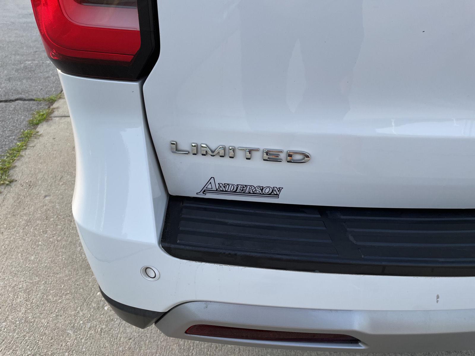 Vehicle photo 43