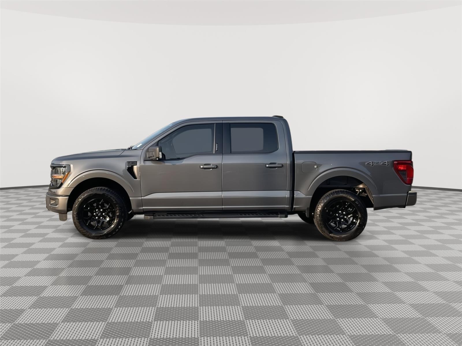 Vehicle photo 2