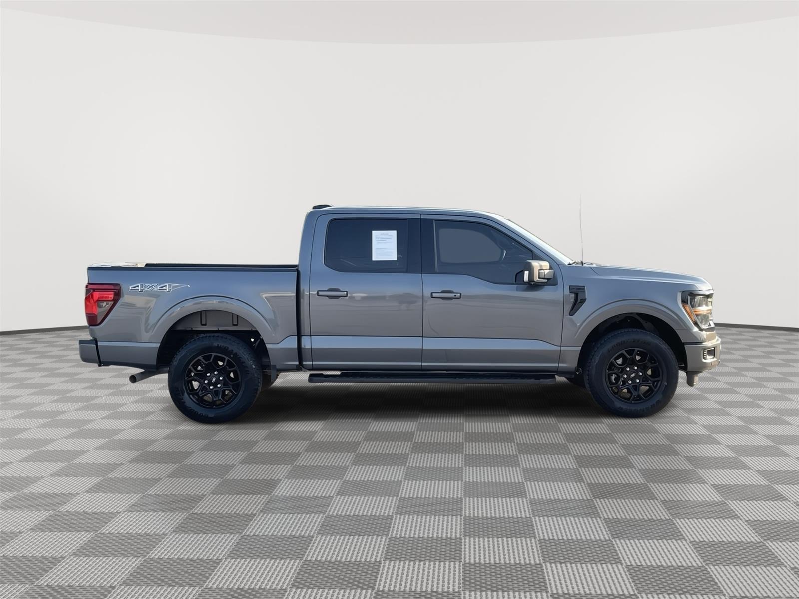 Vehicle photo 6
