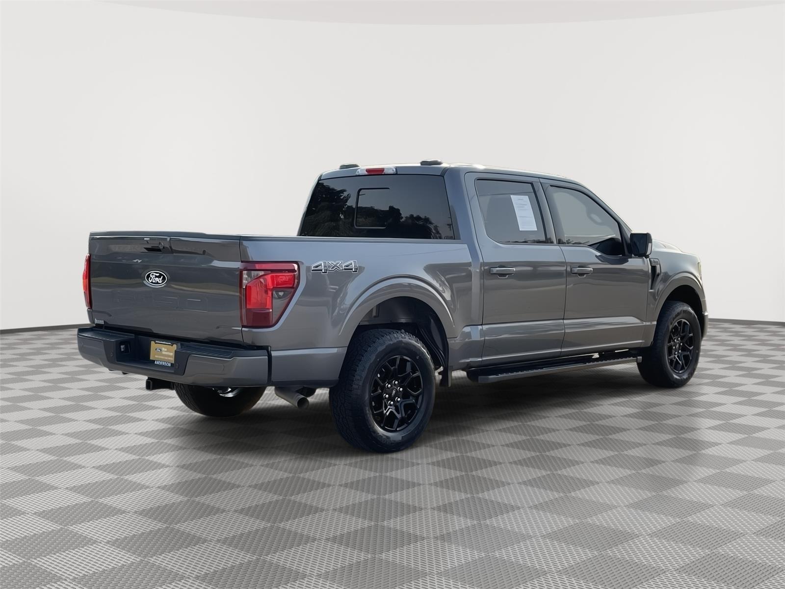 Vehicle photo 7