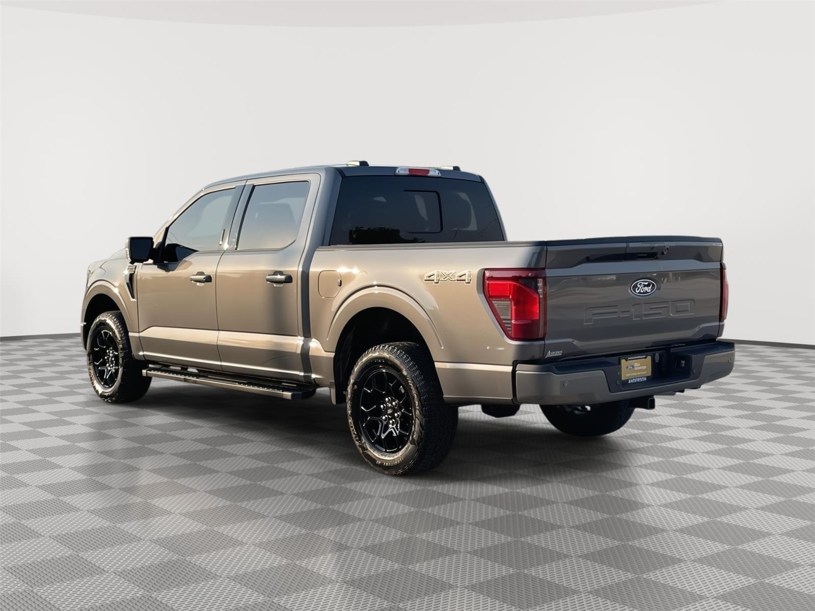 Vehicle photo 9