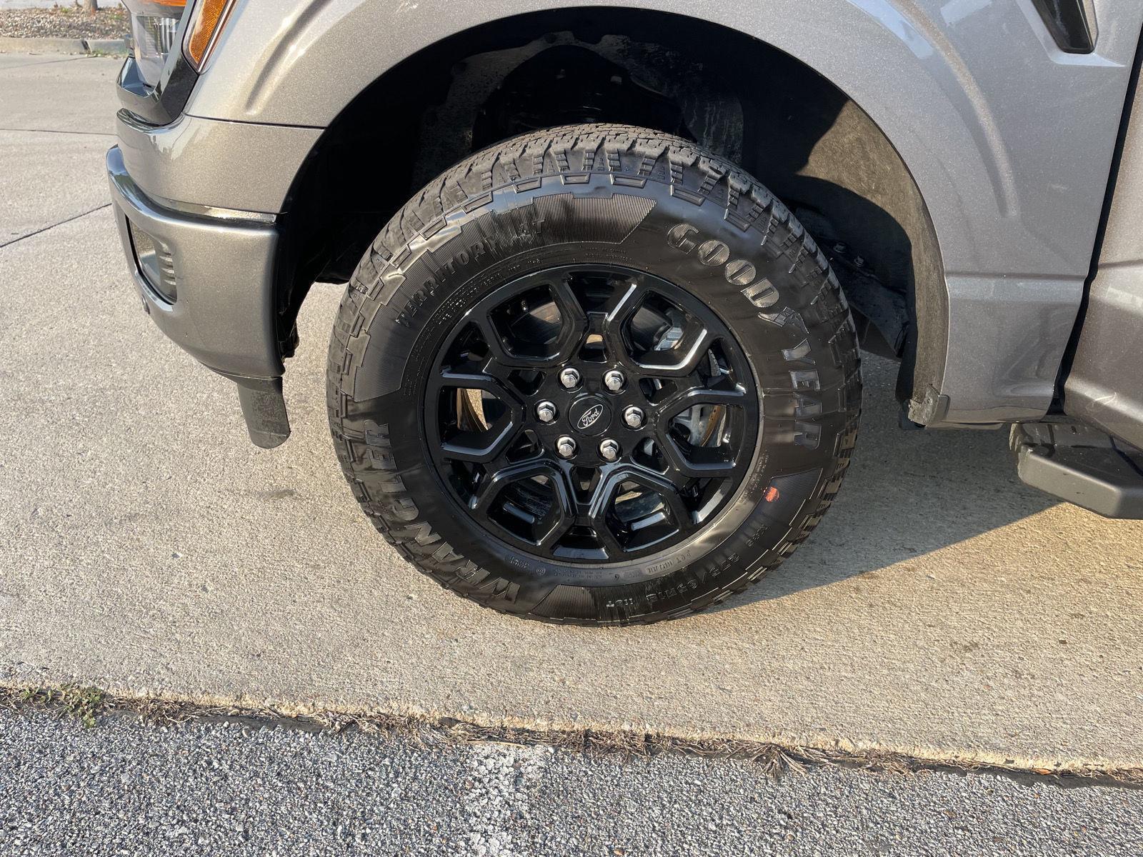 Vehicle photo 10
