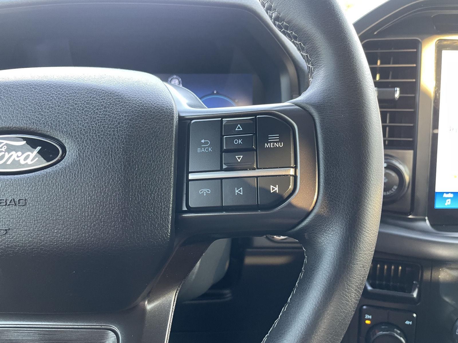 Vehicle photo 14
