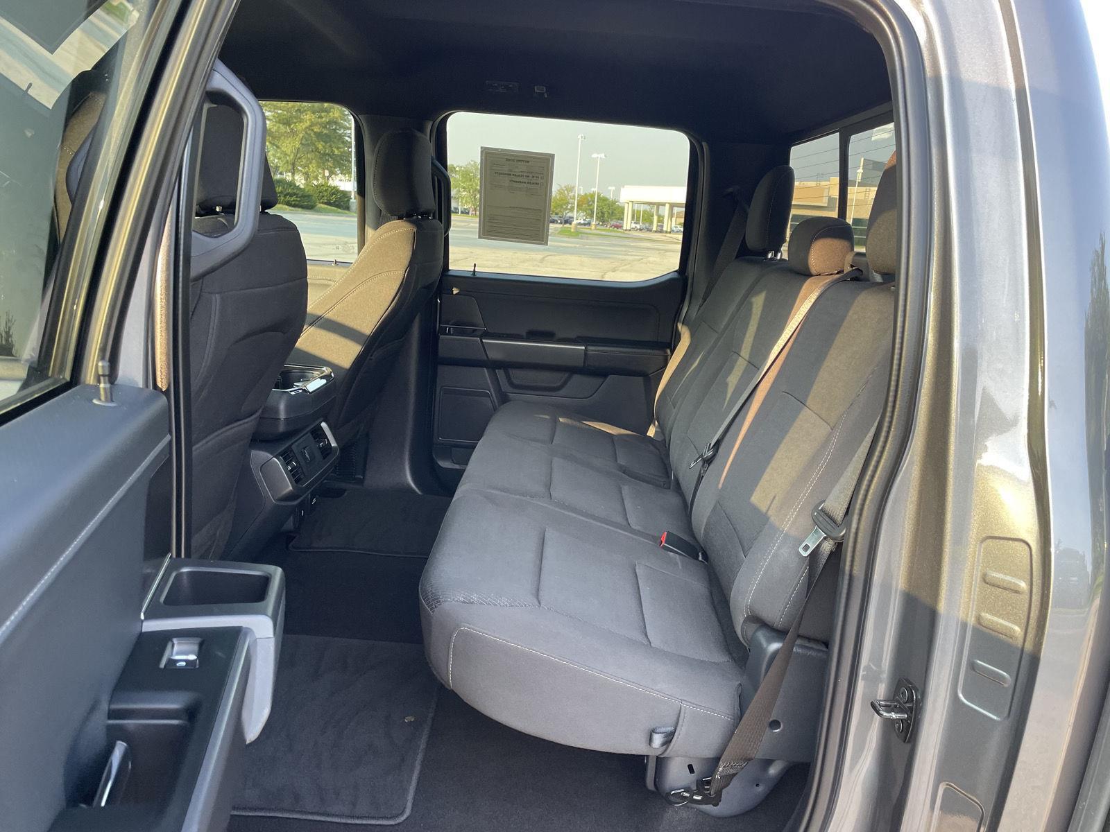 Vehicle photo 20