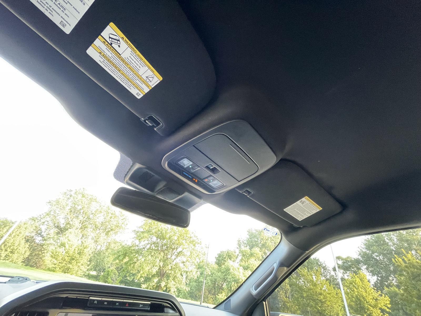 Vehicle photo 21