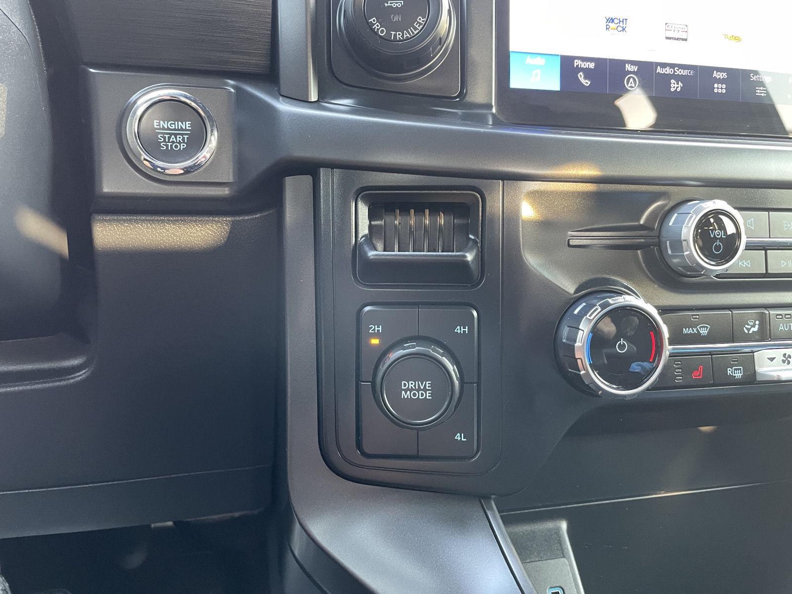 Vehicle photo 31